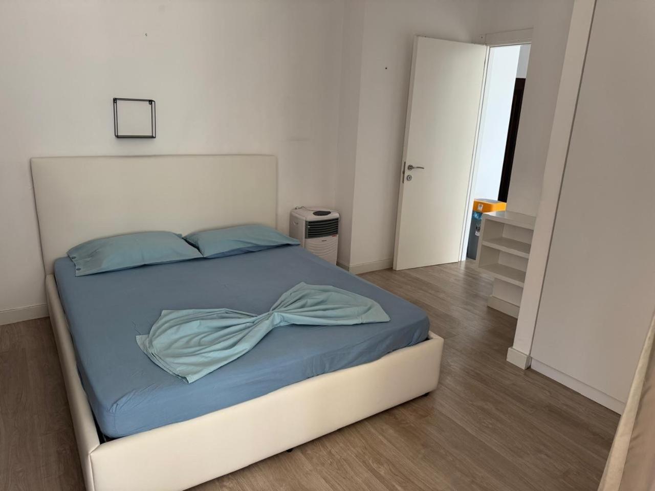 Aura * Durrës